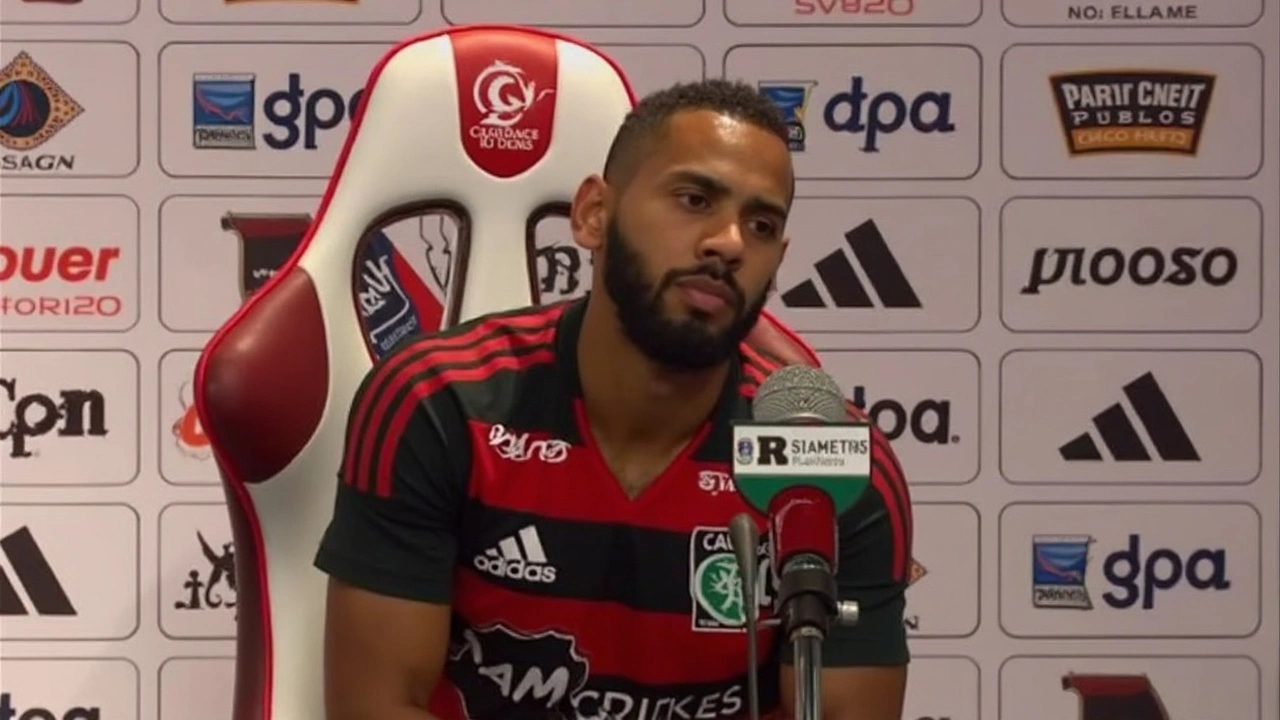 Juninho é apresentado pelo Flamengo e fala sobre adaptação: foco é no grupo e não quer saber de comparações com Gabigol