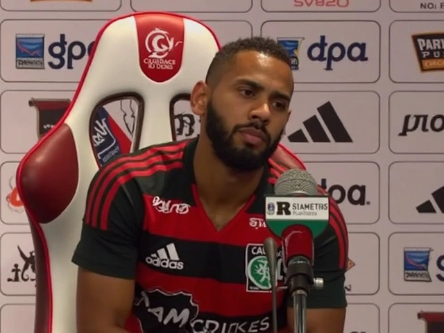 Juninho é apresentado pelo Flamengo e fala sobre adaptação: foco é no grupo e não quer saber de comparações com Gabigol